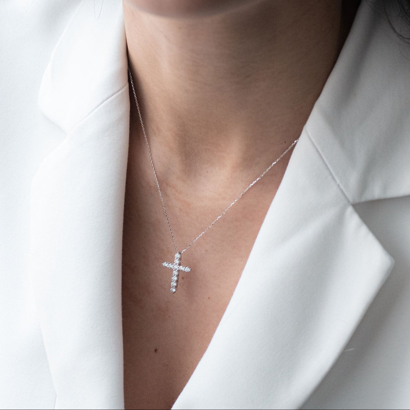 Collar Cruz Brillante